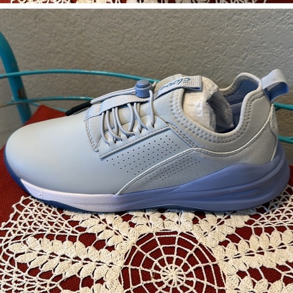 Brand new Clove Sneakers. These are comparable to Hoka’s!  Size 5 - Picture 5 of 5